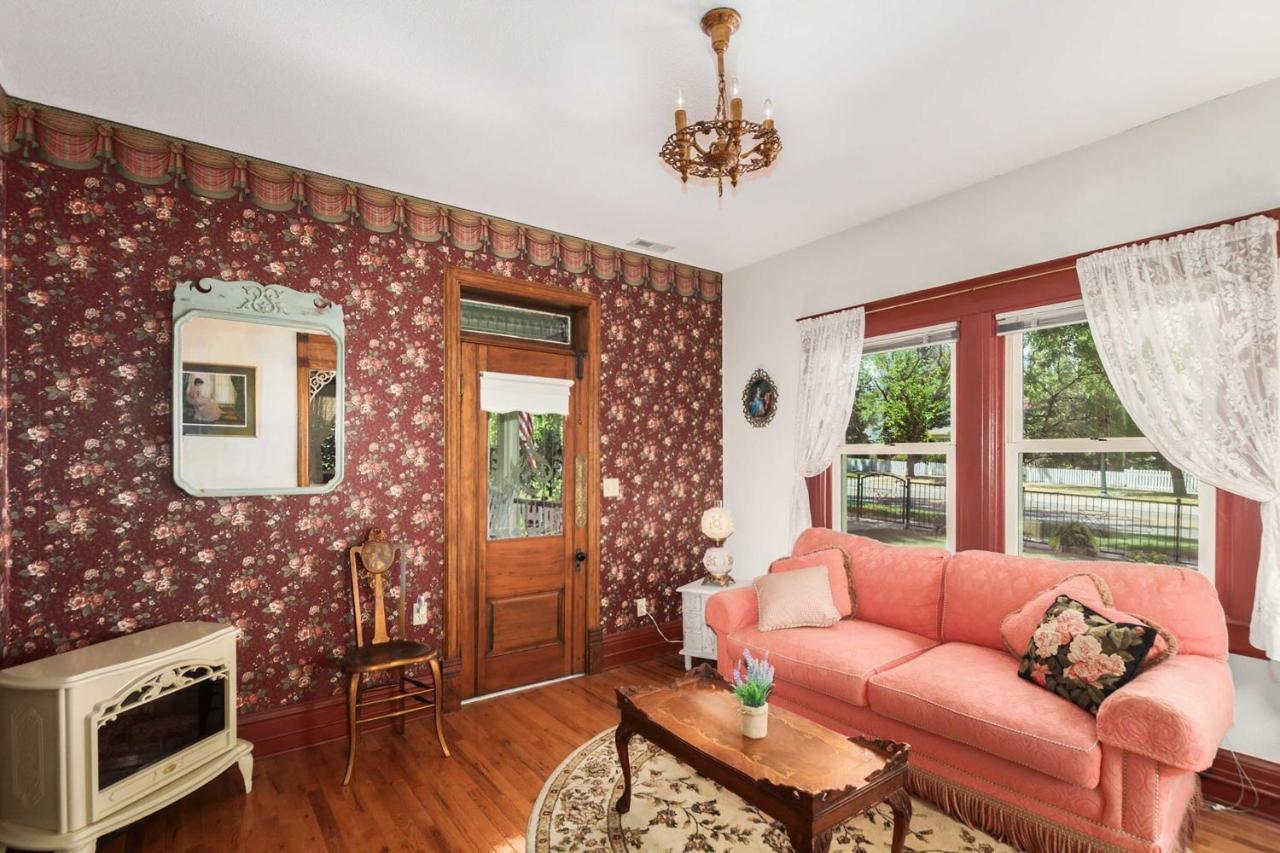 Historic Prescott Home With Yard, Walk To Downtown! Bagian luar foto